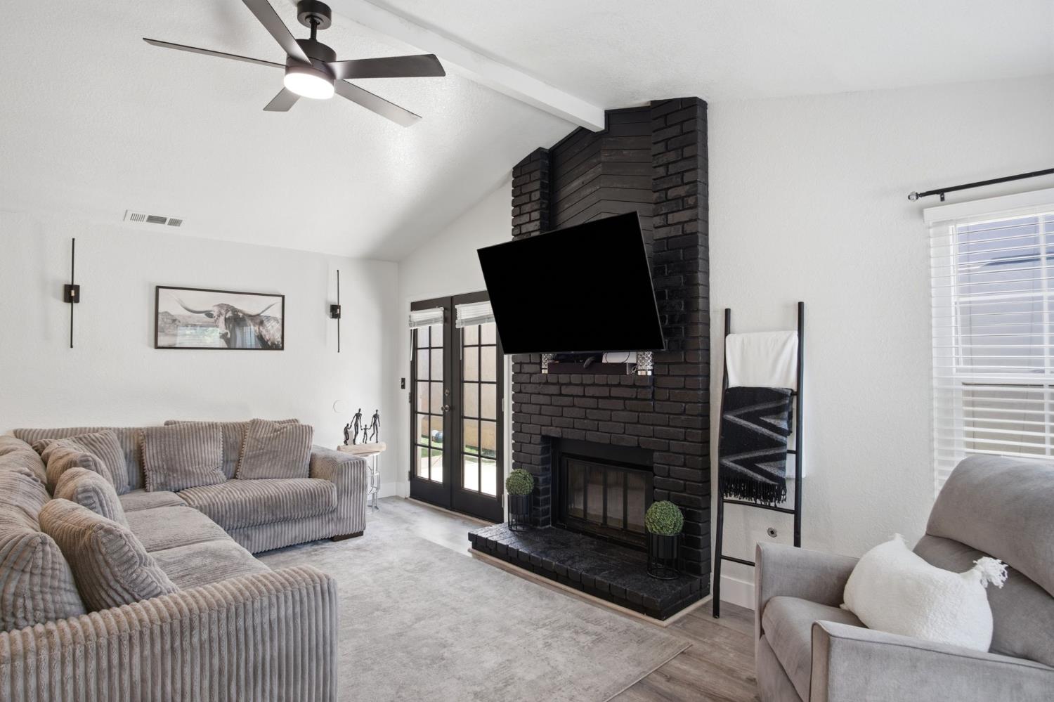 2853 Pamplona Way, Modesto, CA 95354