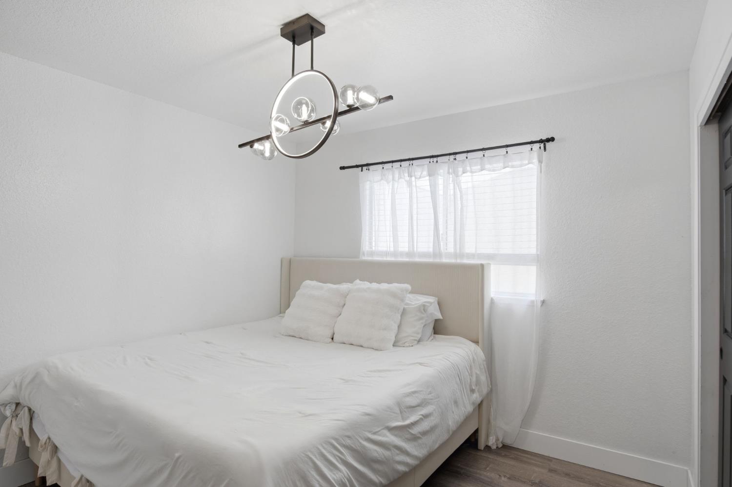 2853 Pamplona Way, Modesto, CA 95354