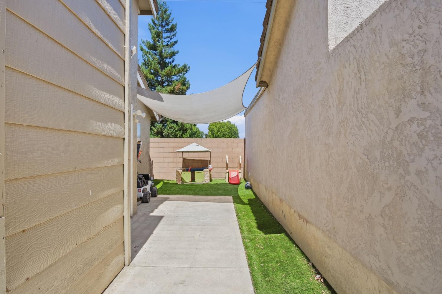 2853 Pamplona Way, Modesto, CA 95354