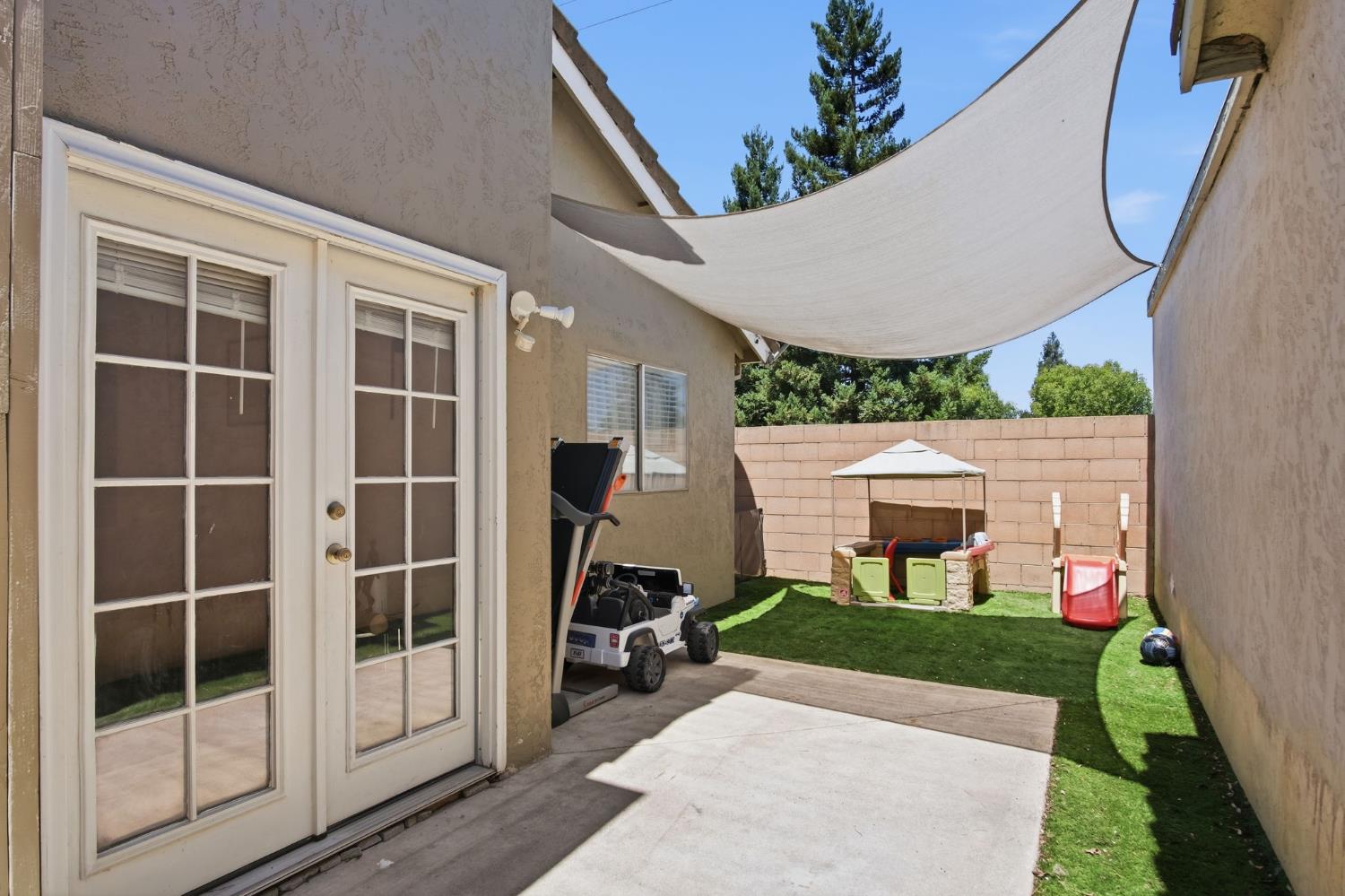 2853 Pamplona Way, Modesto, CA 95354