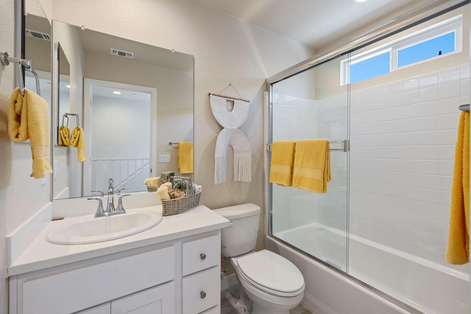 462 Quarto Dr, Turlock, CA 95380