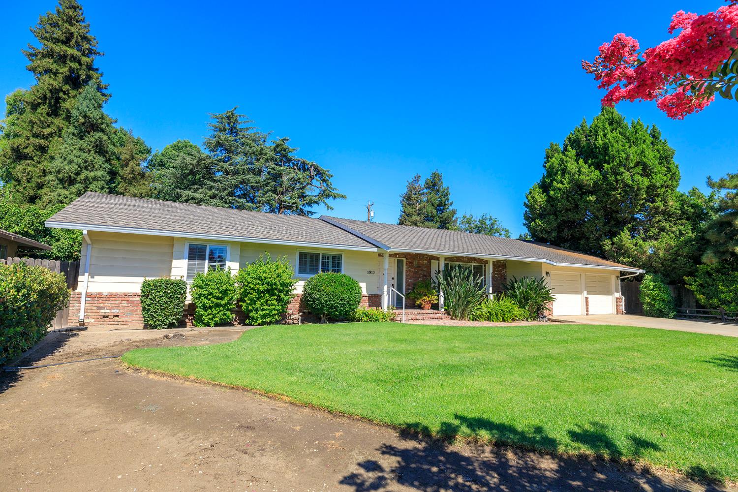 1317 Wallin Way, Modesto, CA 95351