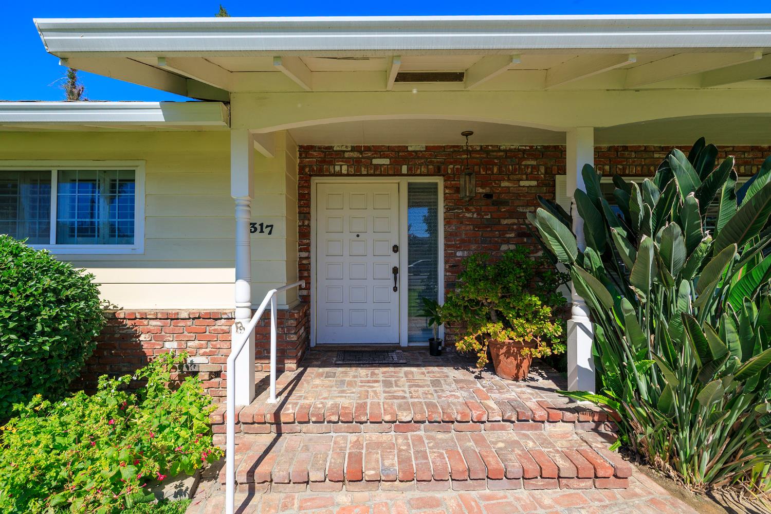 1317 Wallin Way, Modesto, CA 95351