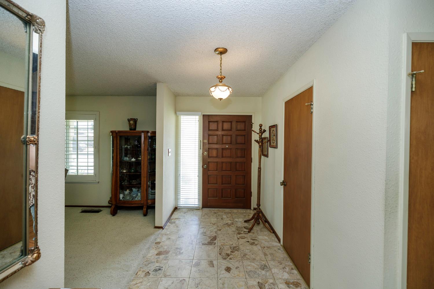 1317 Wallin Way, Modesto, CA 95351