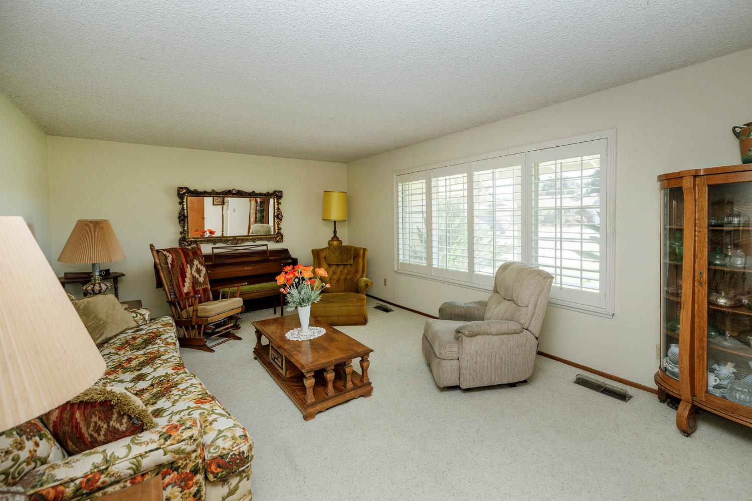 1317 Wallin Way, Modesto, CA 95351