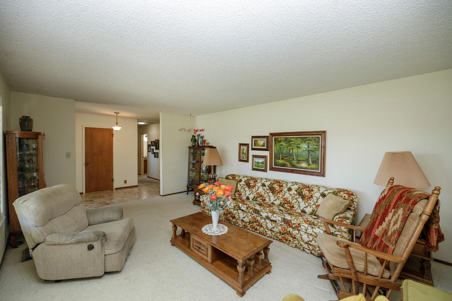 1317 Wallin Way, Modesto, CA 95351