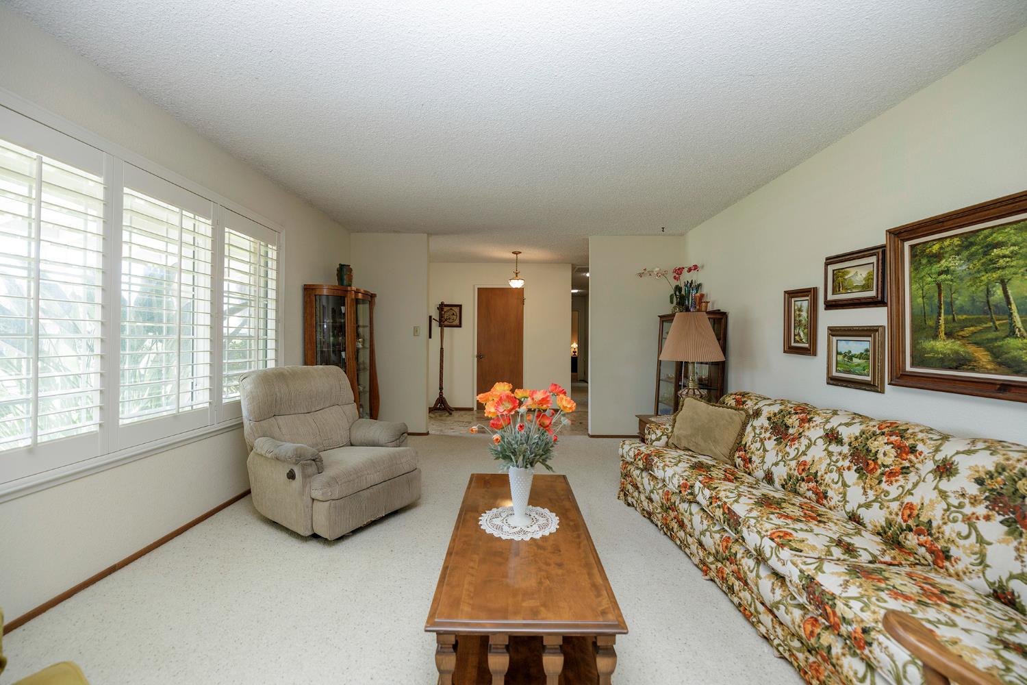 1317 Wallin Way, Modesto, CA 95351