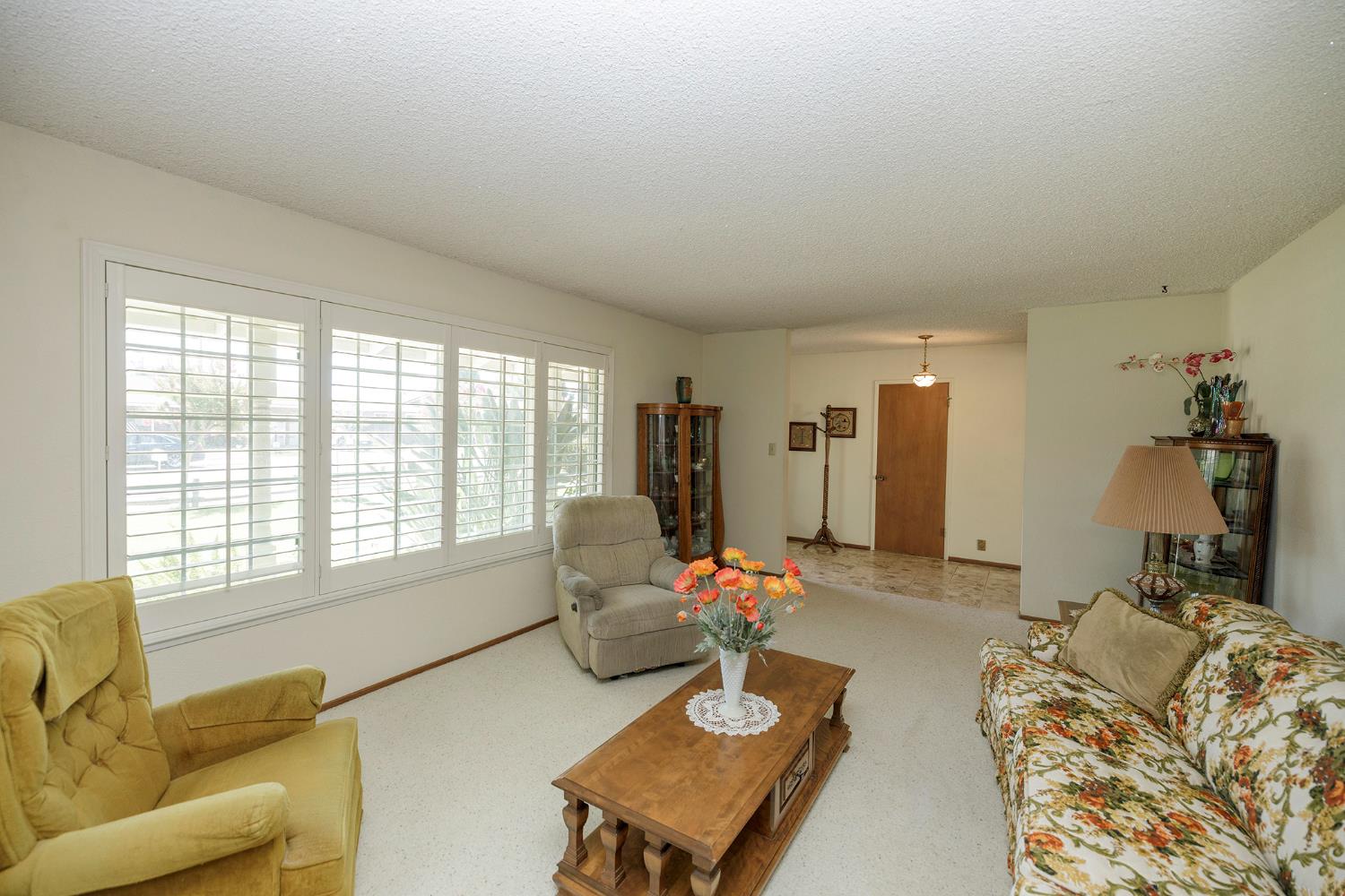 1317 Wallin Way, Modesto, CA 95351