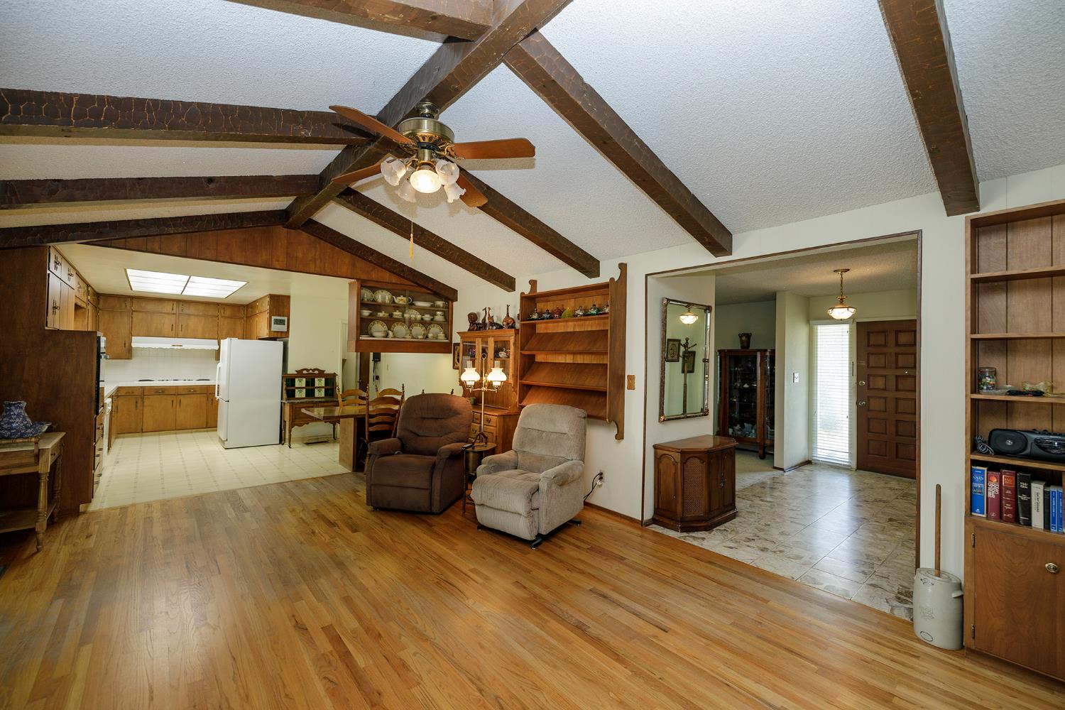 1317 Wallin Way, Modesto, CA 95351