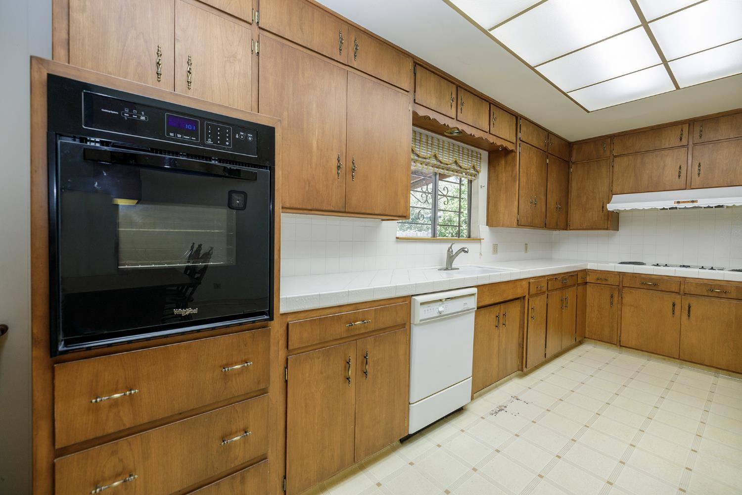 1317 Wallin Way, Modesto, CA 95351
