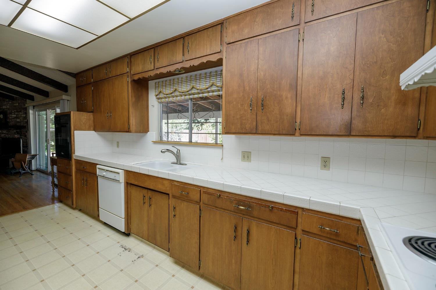 1317 Wallin Way, Modesto, CA 95351