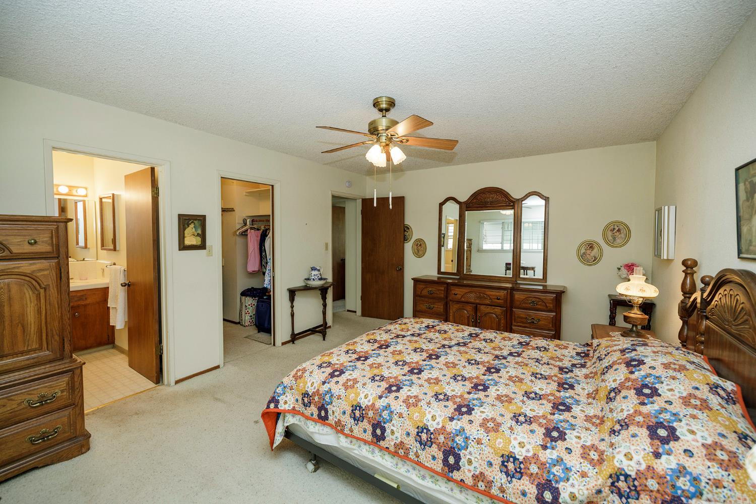 1317 Wallin Way, Modesto, CA 95351