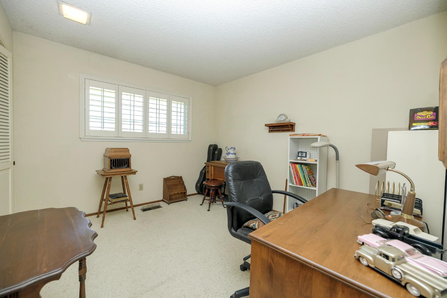 1317 Wallin Way, Modesto, CA 95351
