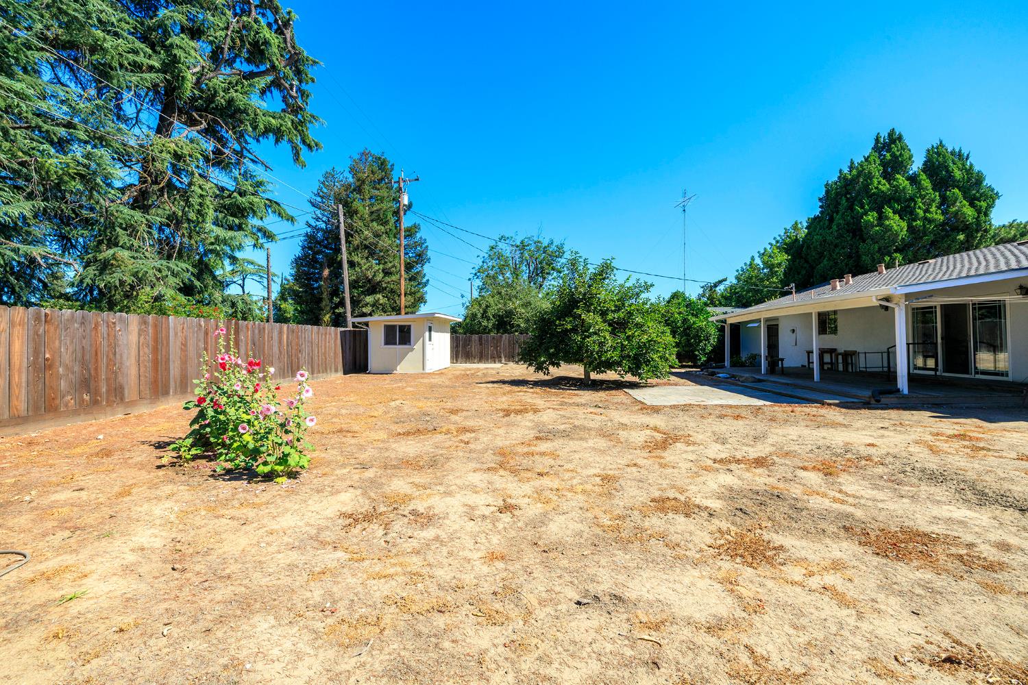 1317 Wallin Way, Modesto, CA 95351