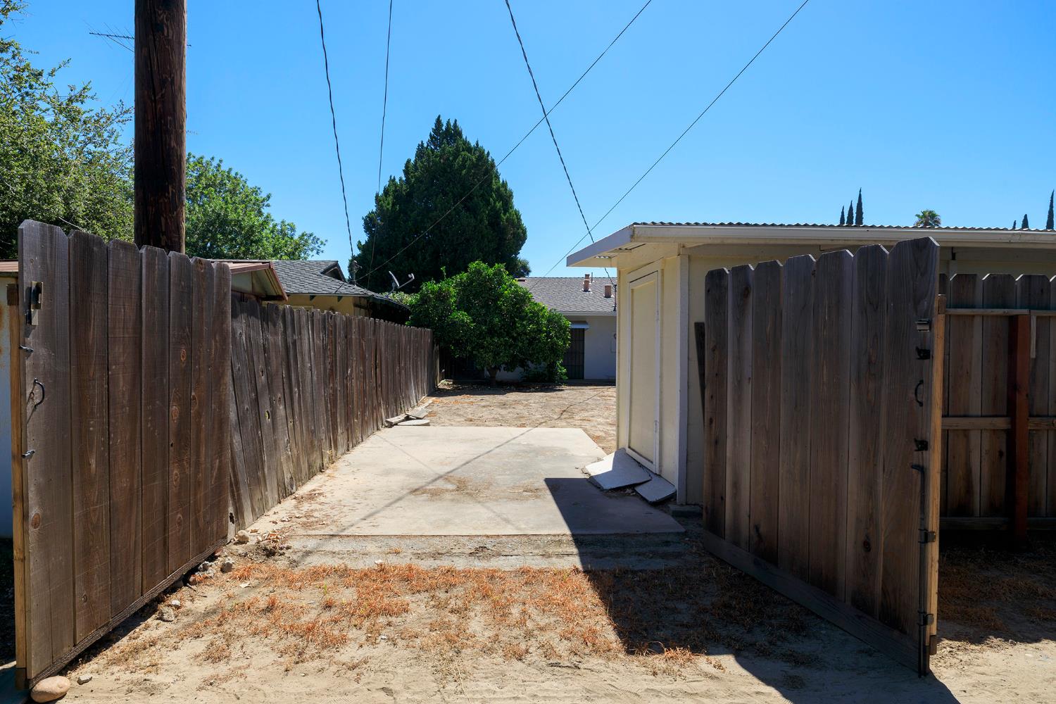 1317 Wallin Way, Modesto, CA 95351