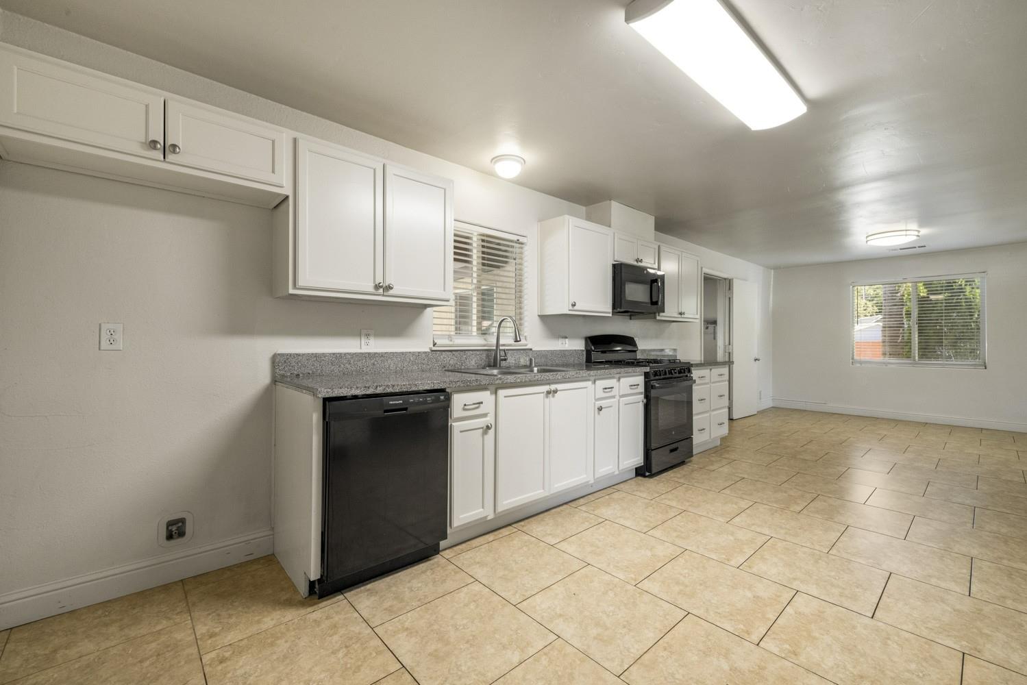 2109 Dee Ct, Modesto, CA 95350