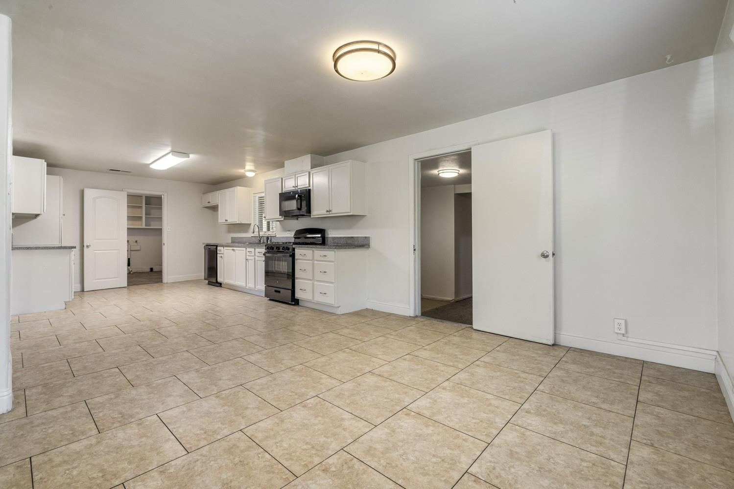2109 Dee Ct, Modesto, CA 95350