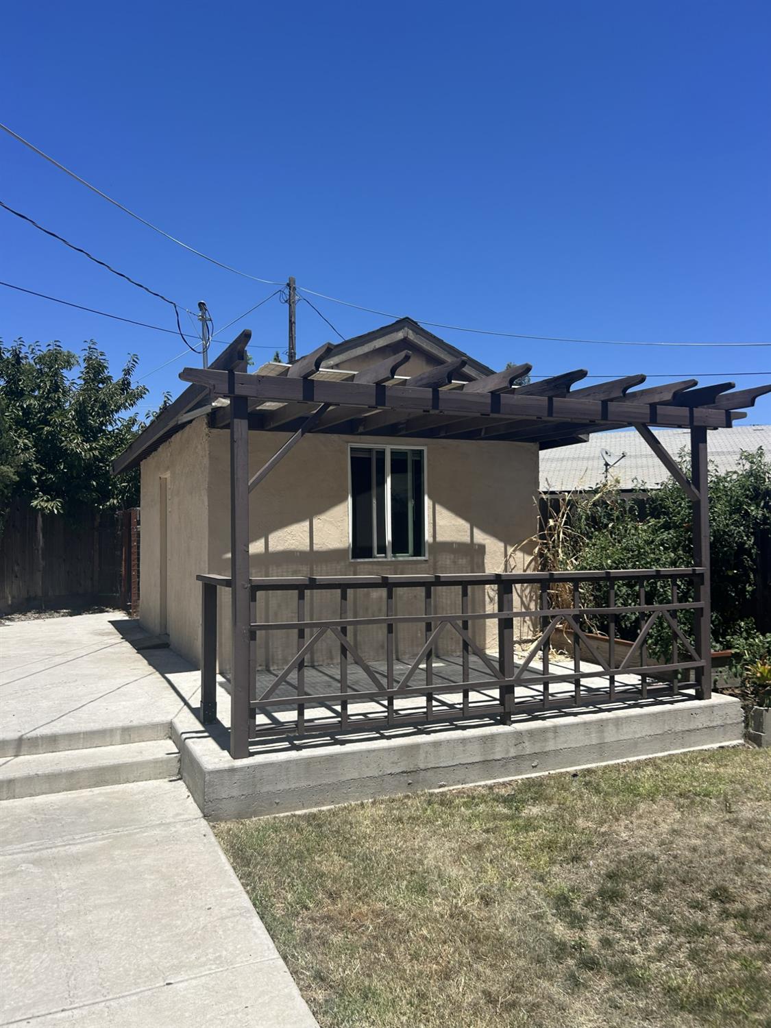 2109 Dee Ct, Modesto, CA 95350