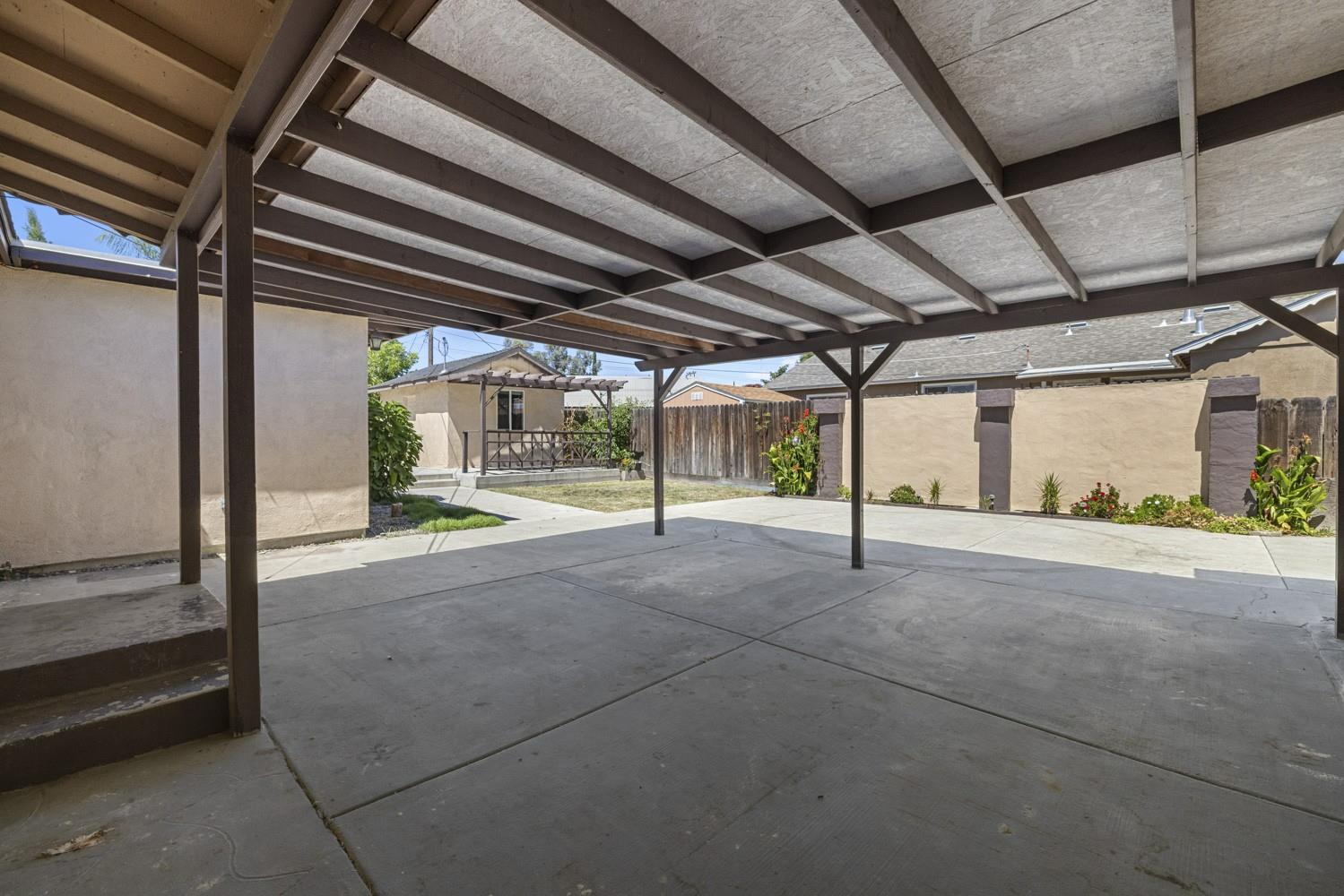 2109 Dee Ct, Modesto, CA 95350