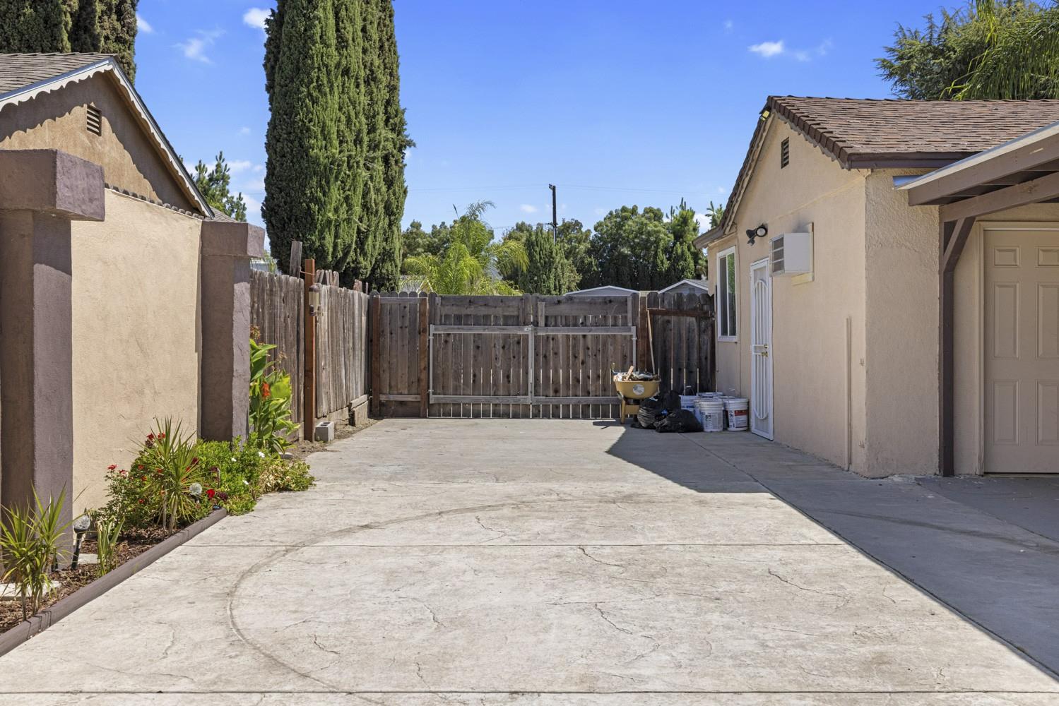 2109 Dee Ct, Modesto, CA 95350