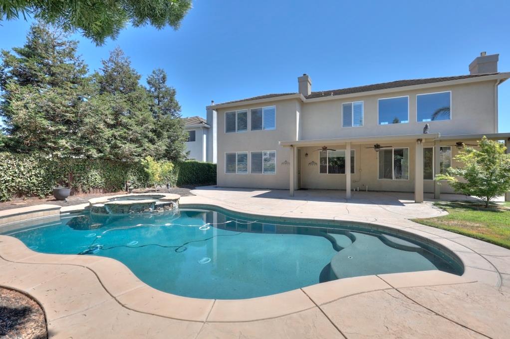 565 Bodeson Ct, Ripon, CA 95366