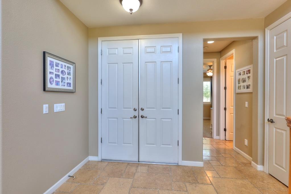 565 Bodeson Ct, Ripon, CA 95366