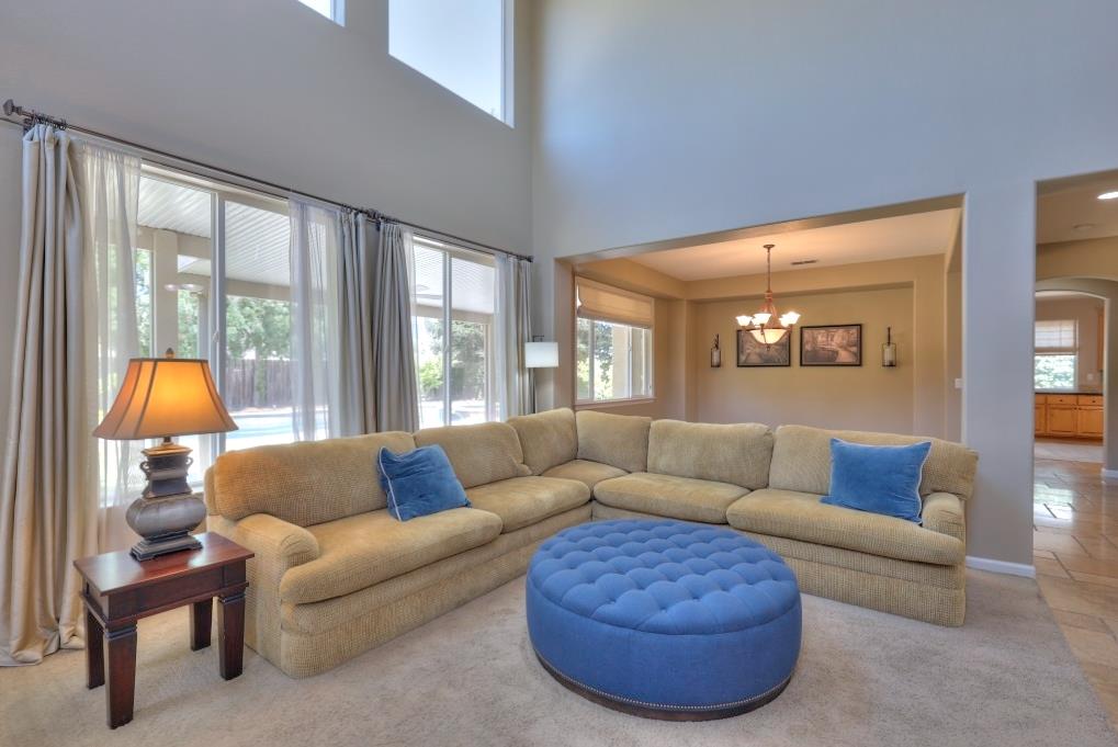 565 Bodeson Ct, Ripon, CA 95366