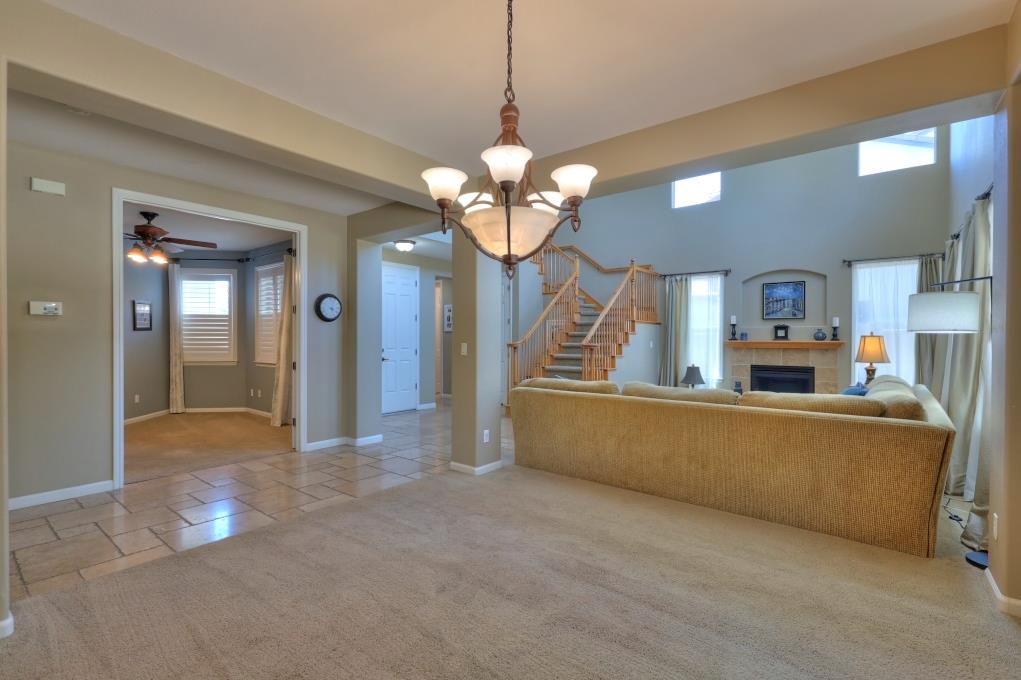 565 Bodeson Ct, Ripon, CA 95366
