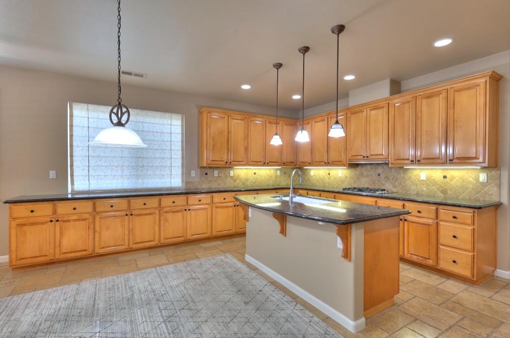 565 Bodeson Ct, Ripon, CA 95366