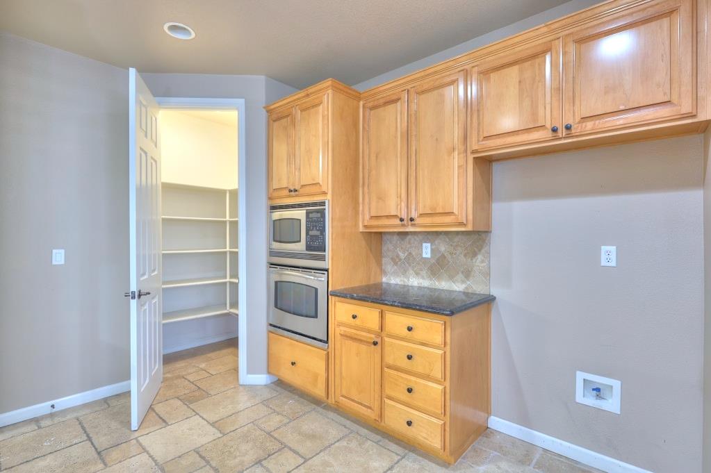 565 Bodeson Ct, Ripon, CA 95366