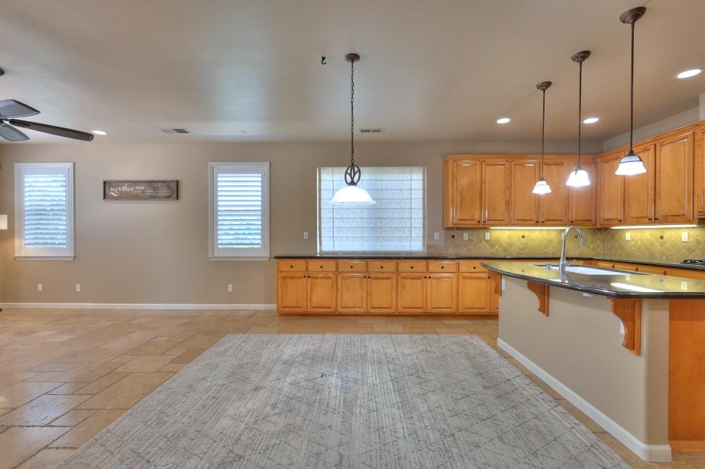 565 Bodeson Ct, Ripon, CA 95366