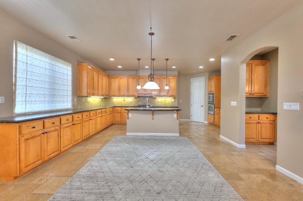 565 Bodeson Ct, Ripon, CA 95366