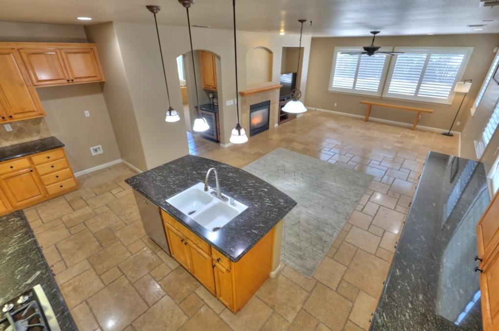 565 Bodeson Ct, Ripon, CA 95366