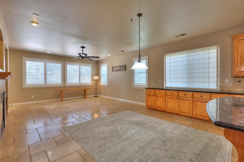 565 Bodeson Ct, Ripon, CA 95366