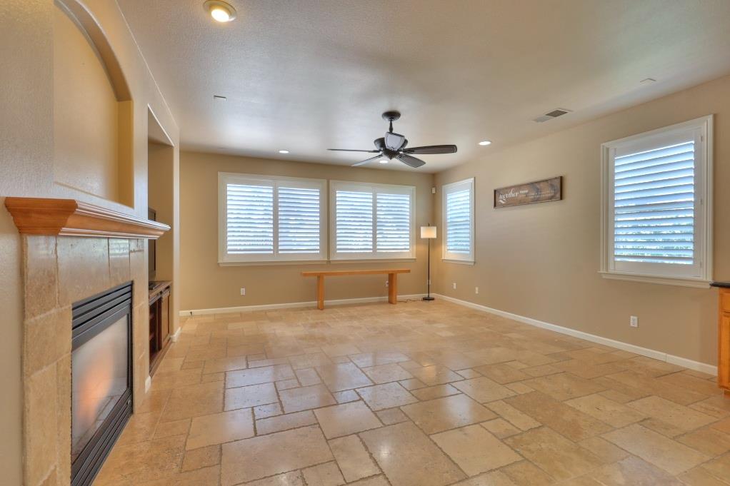 565 Bodeson Ct, Ripon, CA 95366