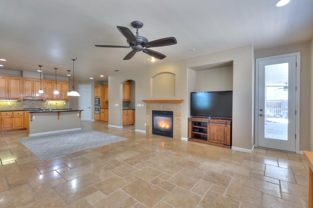 565 Bodeson Ct, Ripon, CA 95366