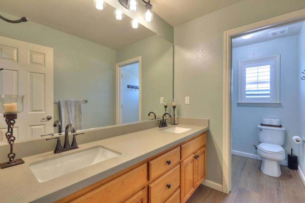 565 Bodeson Ct, Ripon, CA 95366