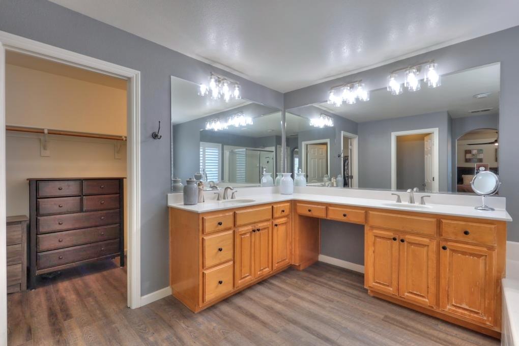 565 Bodeson Ct, Ripon, CA 95366