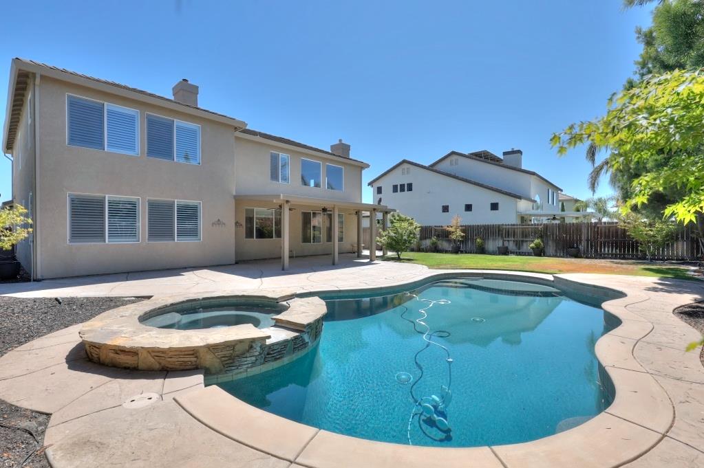565 Bodeson Ct, Ripon, CA 95366