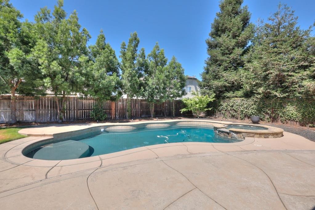 565 Bodeson Ct, Ripon, CA 95366