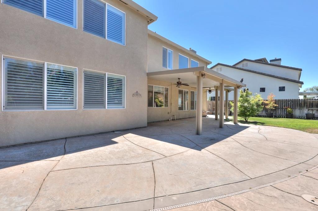 565 Bodeson Ct, Ripon, CA 95366