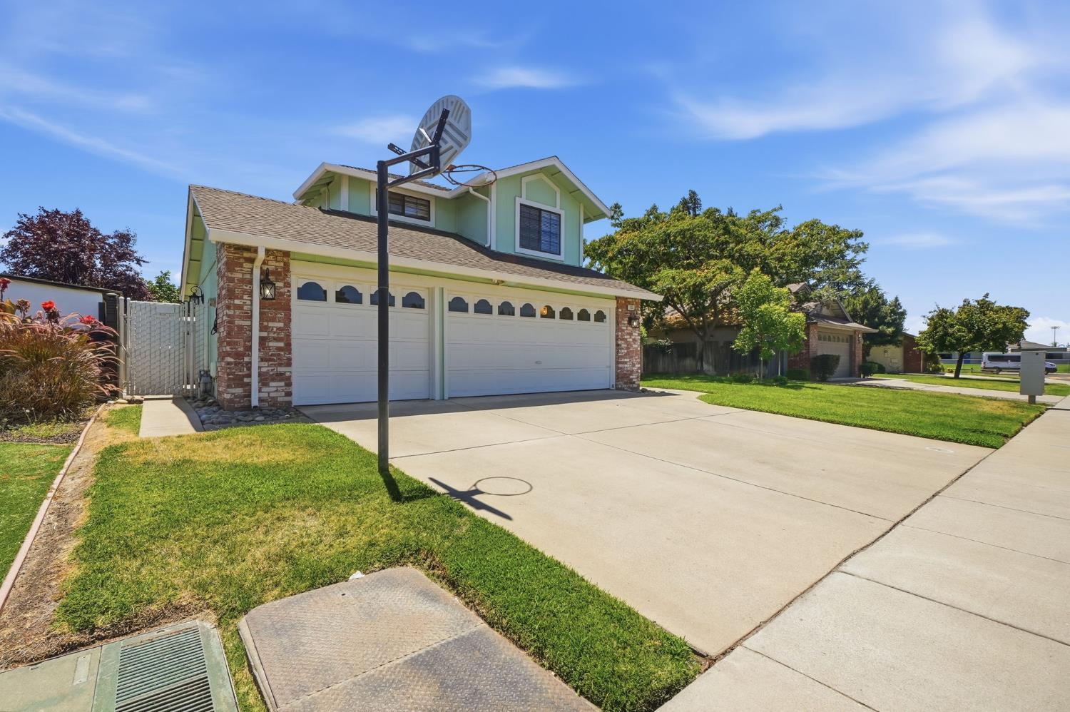 1552 Parkview St, Manteca, CA 95337