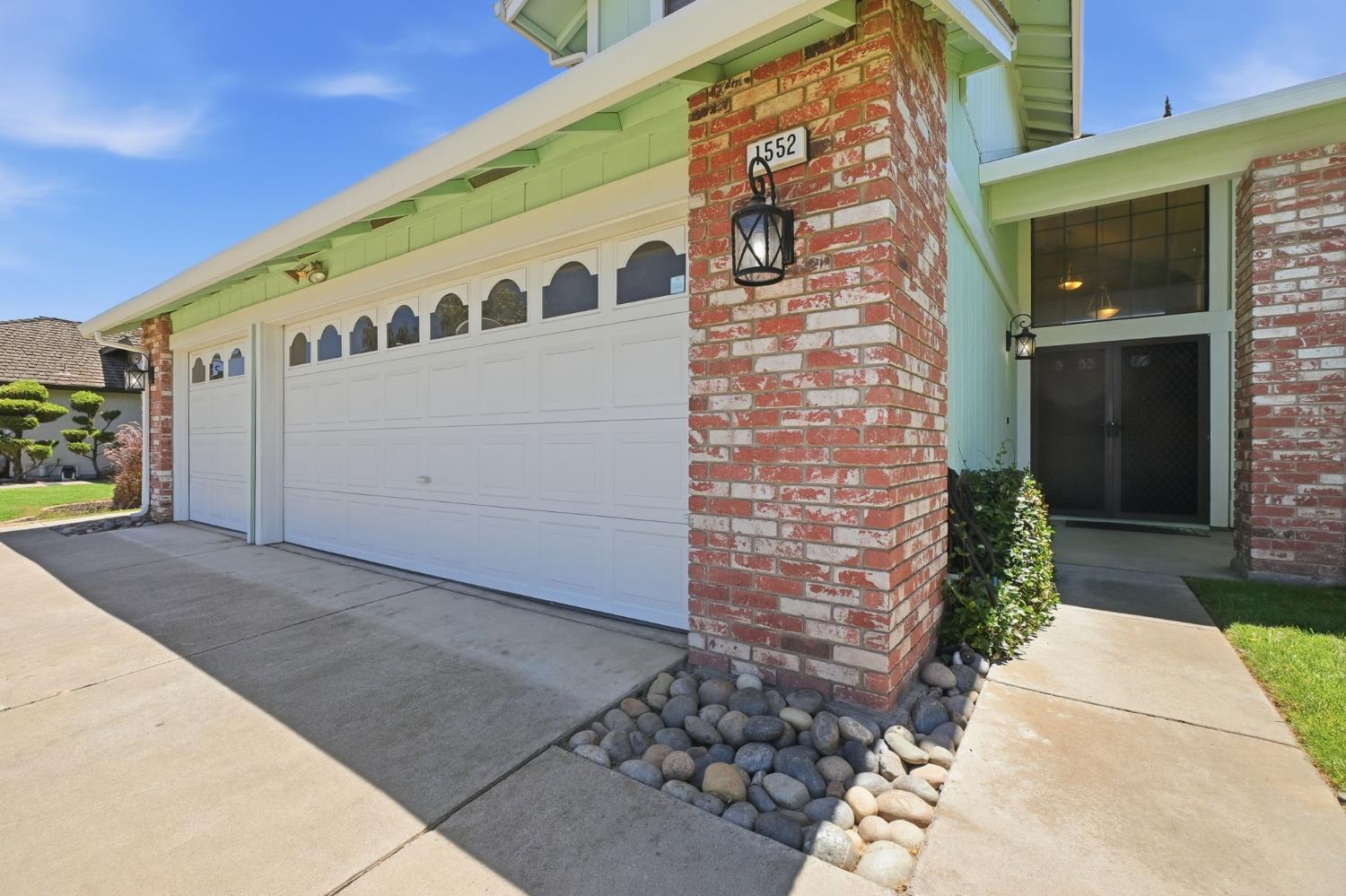 1552 Parkview St, Manteca, CA 95337