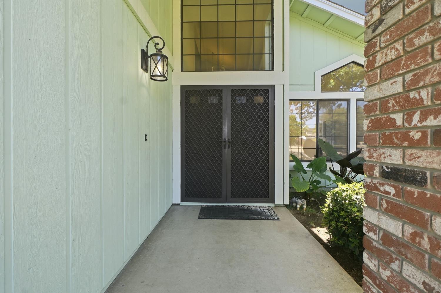 1552 Parkview St, Manteca, CA 95337