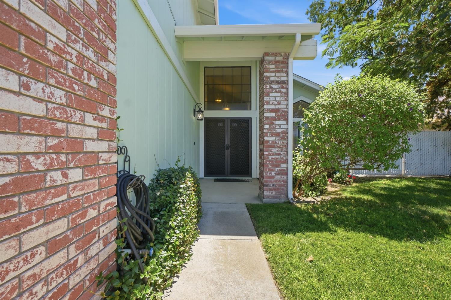 1552 Parkview St, Manteca, CA 95337