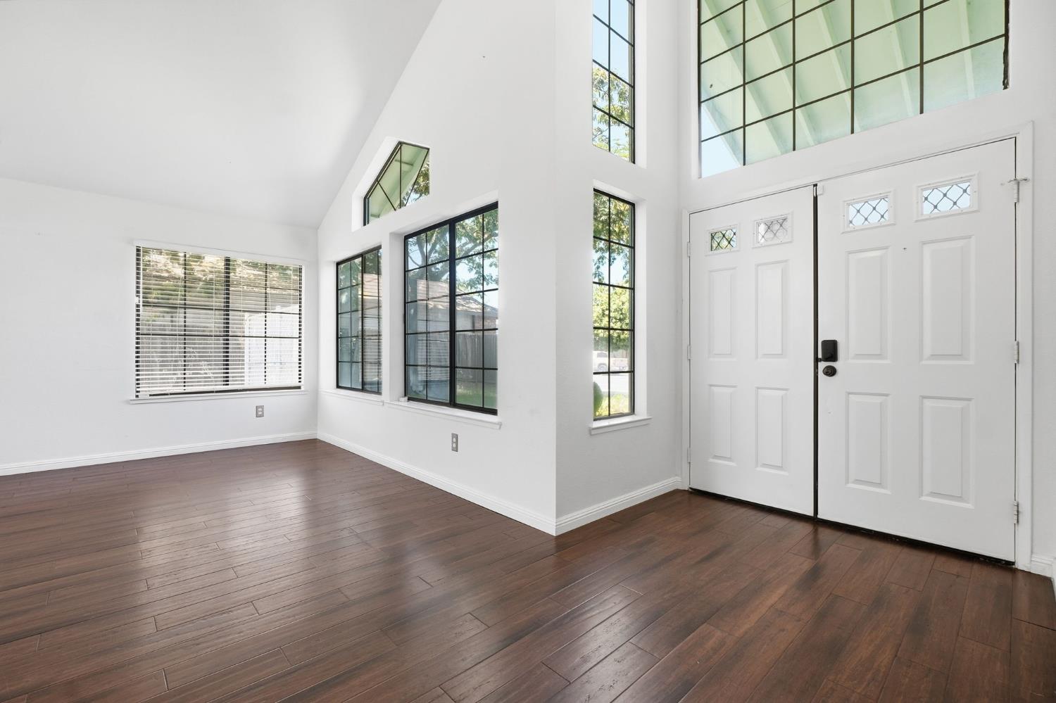 1552 Parkview St, Manteca, CA 95337