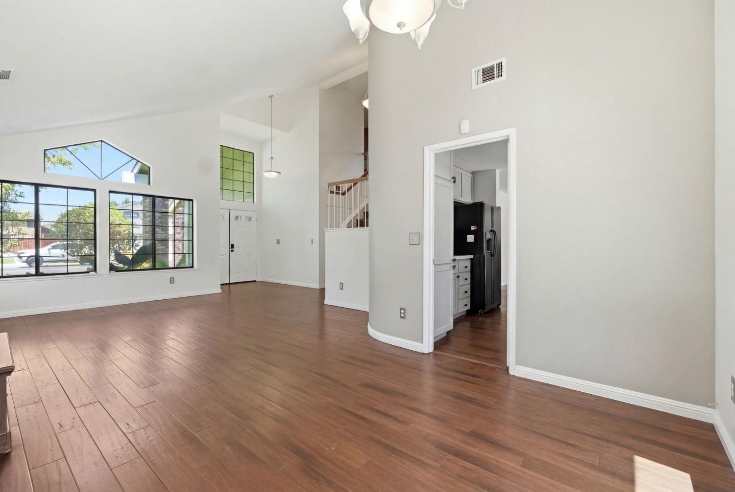 1552 Parkview St, Manteca, CA 95337