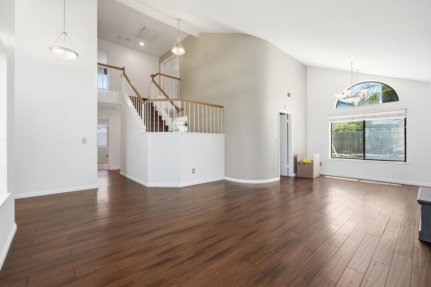 1552 Parkview St, Manteca, CA 95337