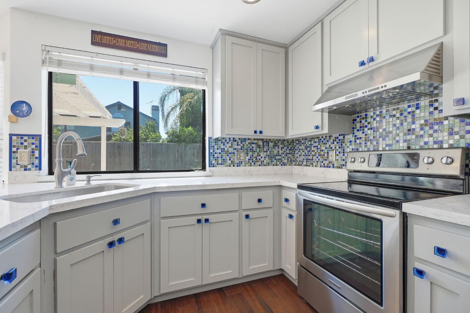 1552 Parkview St, Manteca, CA 95337