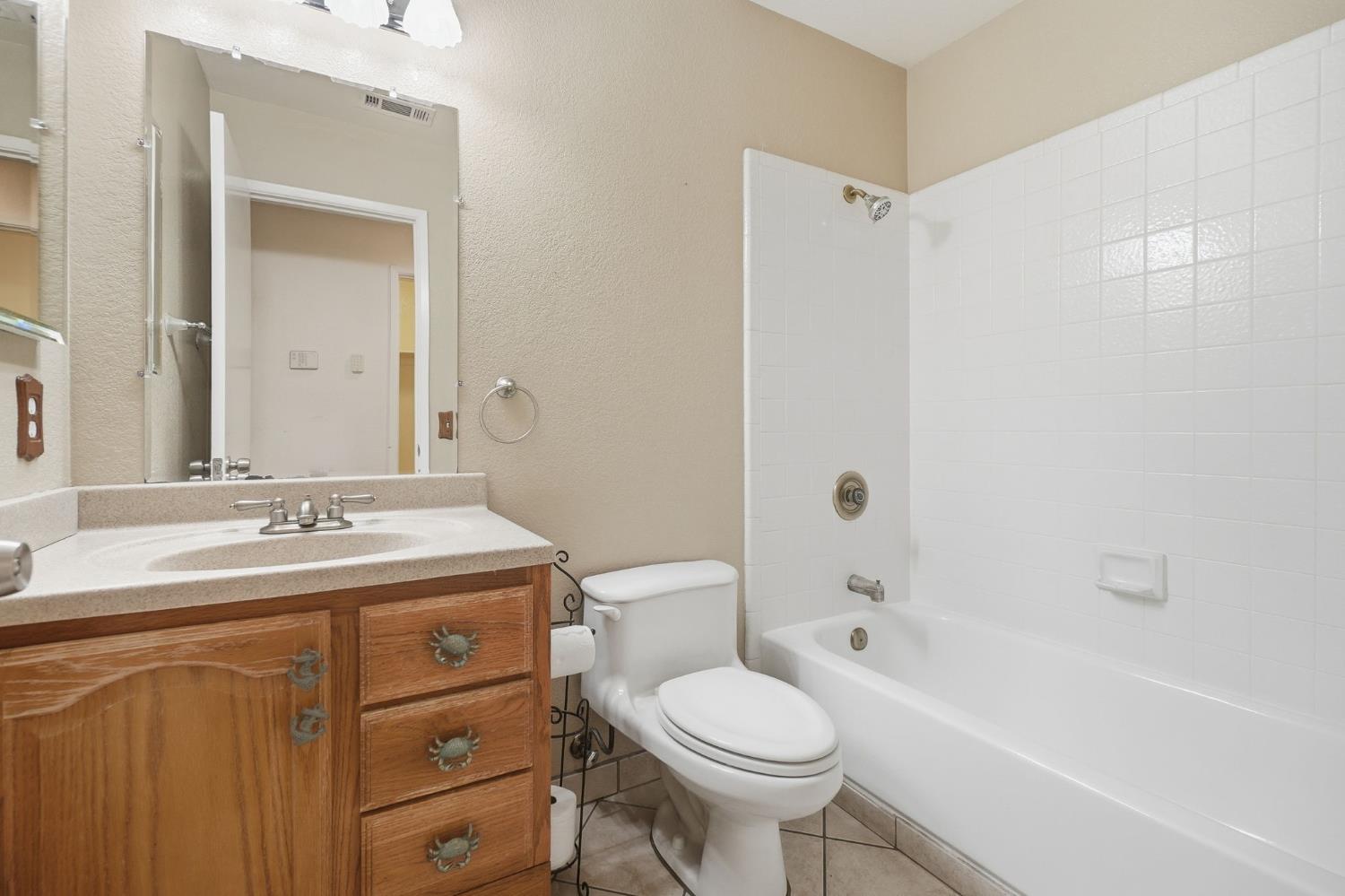 1552 Parkview St, Manteca, CA 95337